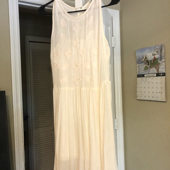 White dress - Picture 1 of 1